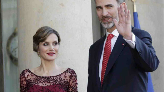 ملكة أسبانيا ترافق الملك فيليبى فى أول زيارة لفرنسا  -اليوم السابع -6 -2015