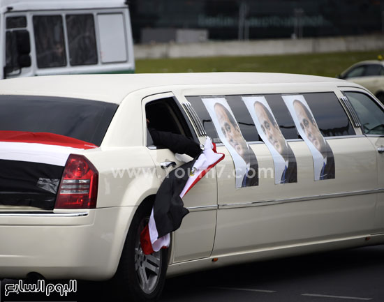 سيارة تحمل صورة السيسي والاعلام الوطنية  -اليوم السابع -6 -2015