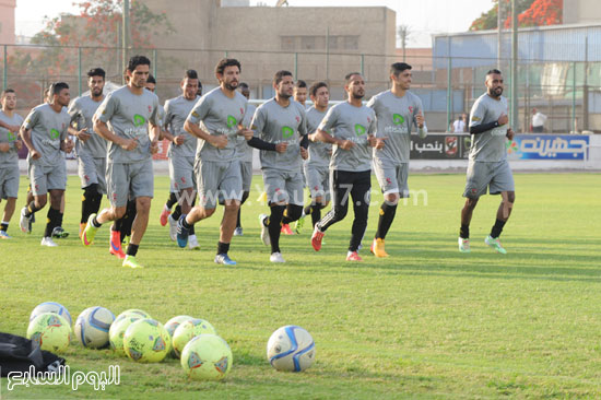 لاعبو الأهلى بالزى الرمادى -اليوم السابع -6 -2015