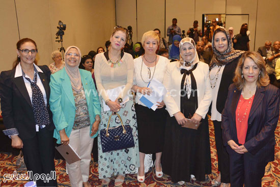 مجموعة من سيدات العرب المشاركات بالمؤتمر -اليوم السابع -6 -2015