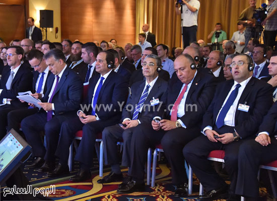  الرئيس السيسى أثناء حضوره منتدى الأعمال المصرى المجرى -اليوم السابع -6 -2015