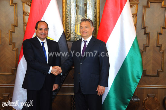  الرئيس السيسى يصافح رئيس الوزراء المجرى -اليوم السابع -6 -2015
