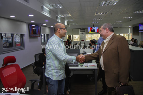 توفيق عكاشة وعصام الشامى رئيس قسم التصوير -اليوم السابع -6 -2015