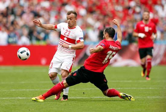مباراة سويسرا وألبانيا (4)