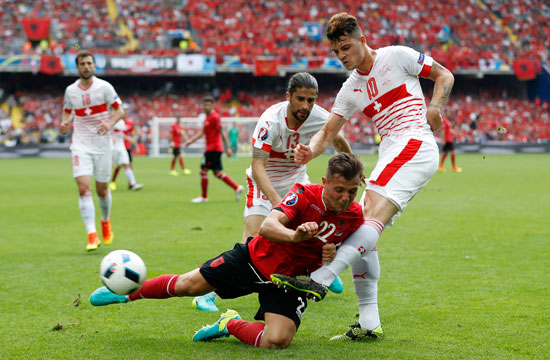 مباراة سويسرا وألبانيا (8)