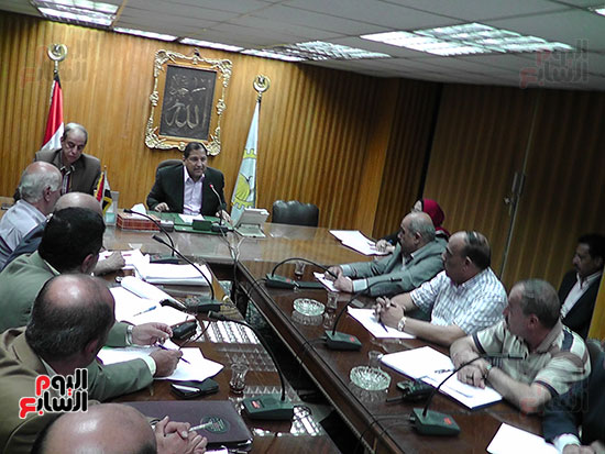 اجتماع مجلس إدارة صندوق الاسكان بمحافظة الغربية (4)