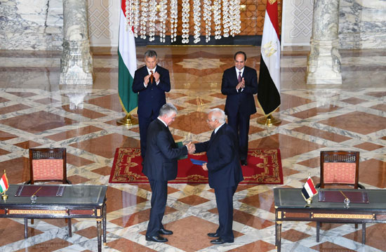  الرئيس السيسي ورئيس وزراء المجر  (8)