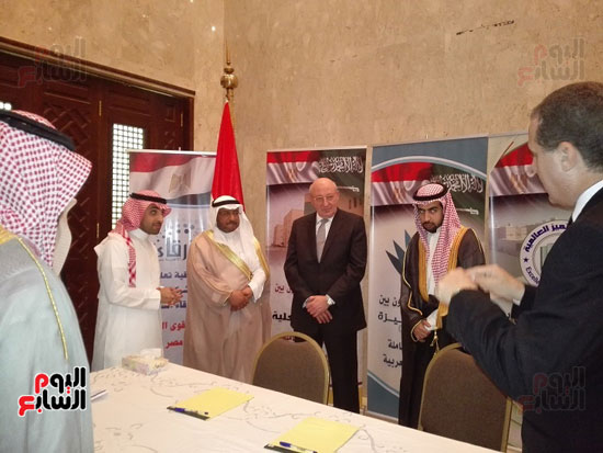 محمد سعفان اتفاق تعاون لتوفير الكوادر المصرية للعمل بكليات بريدة بالسعودية (1)