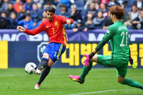 مباراة-اسبانيا-وكوريا-الجنوبية-الودية-(2)