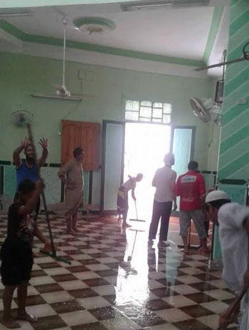  أعضاء الجماعة الإسلامية ينظفون أحد المساجد (4)