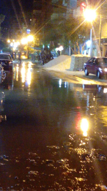 غرق شارع بصرف الصحى (2)