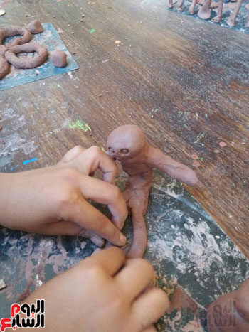 تفعيل ورش الأطفال بتشكيل مجسمات طينية بمركز راتب صديق الثقافى (7)