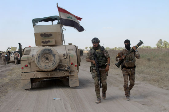 القوات العراقية تواجه مقاومة عنيفة فى معركة الفلوجة (8)