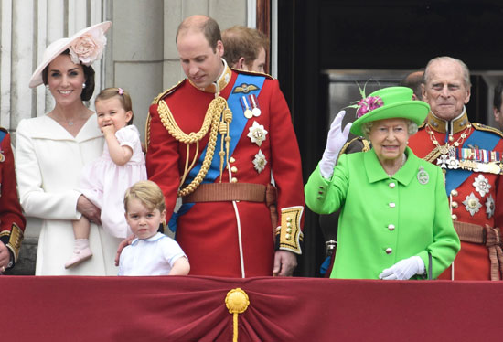 احتفالات العائلة المالكة فى لندن (12)