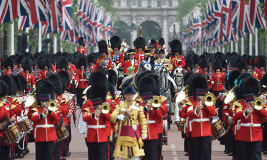 احتفالات العائلة المالكة فى لندن (7)