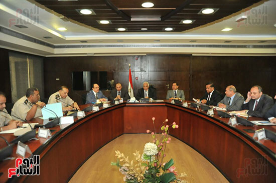 وزير النقل ، محافظ القليوبية، اجتماع، تطوير وتوسعة طريق القاهرة الإسكندرية الزراعى (3)