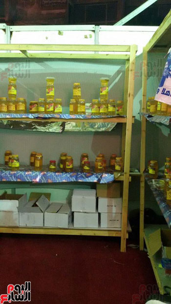 ضبط عسل هندى يحتوى خليطا من المواد المنشطة جنسياً بأحد معارض كفر الشيخ  (2)