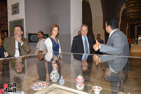 وفد السفارة الأمريكية يزور متحف الفن الإسلامى (6)