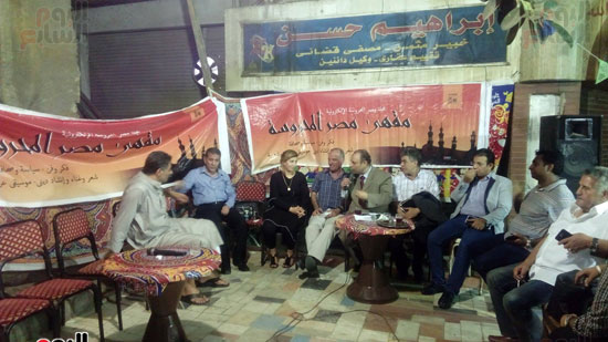 مقهى مصر المحروسة يؤكد ثورات الربيع العربى أضرت بالقضية الفلسطينية (5)