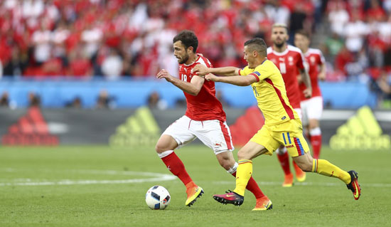 سويسرا يقترب من التأهل بعد التعادل مع رومانيا فى يورو 2016 (6)