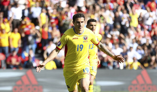سويسرا يقترب من التأهل بعد التعادل مع رومانيا فى يورو 2016 (9)