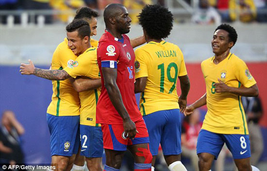 صورة3-فرحة-لاعبي-البرازيل-بالفوز-علي-هايتي