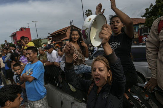 مظاهرات فى فنزويلا (12)