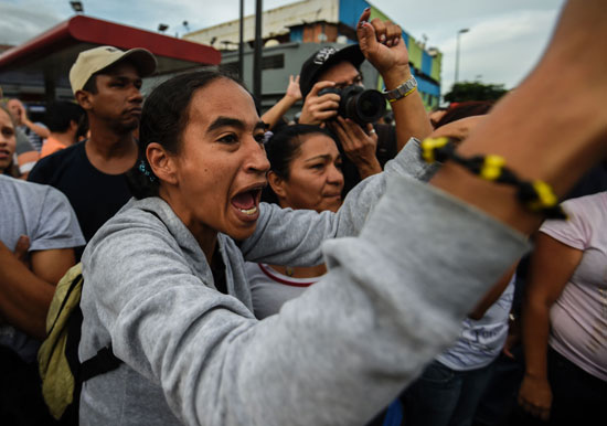 مظاهرات فى فنزويلا (14)