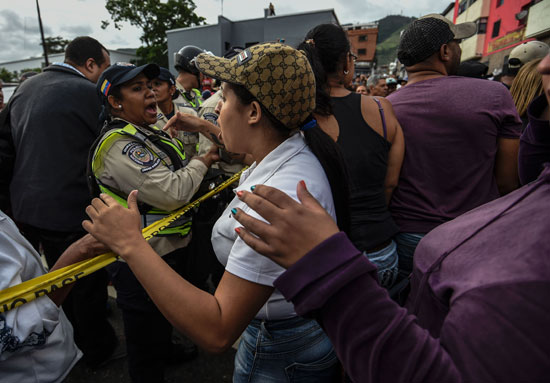 مظاهرات فى فنزويلا (15)