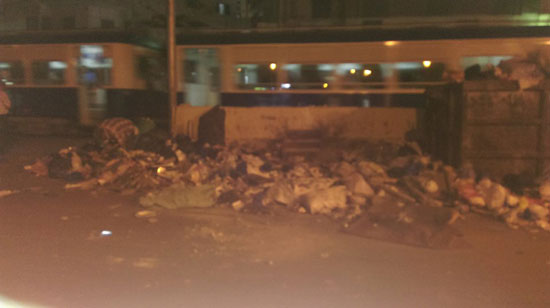 القمامة تحتل محيط ترام سيدى بشر فى الإسكندرية (2)