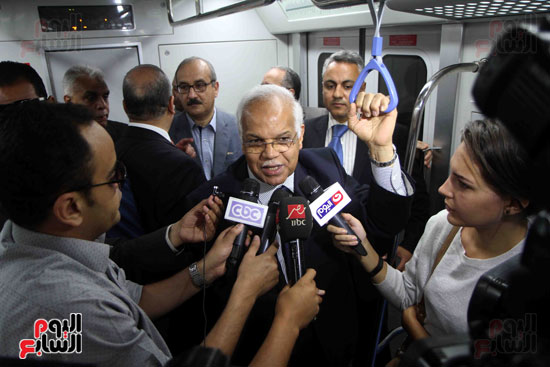 وزير النقل يشهد تدشين القطار المكيف الجديد رقم 16 بالخط الأول للمترو (2)