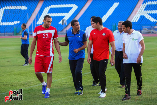 أبو هشيمة يشارك فى مباراة مع منتخب الصم على استاد القاهرة (37)