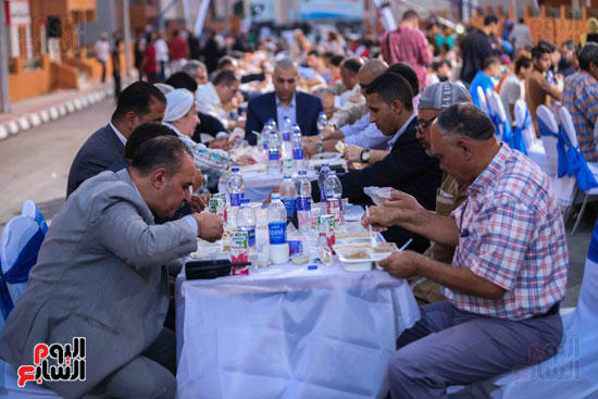 سكان الأسمرات يتناولون إفطار قناة النهار على أنغام الموسيقى (27)