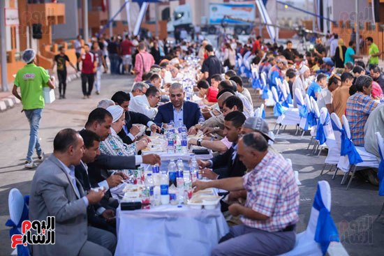 سكان الأسمرات يتناولون إفطار قناة النهار على أنغام الموسيقى (28)