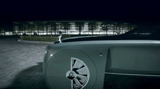 1رولز رويس تكشف عن سيارة مستقبلية مذهلة بدون سائق (1)