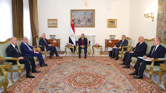 الرئيس عبد الفتاح السيسي مع رئيس جنرال إليكتريك (2)