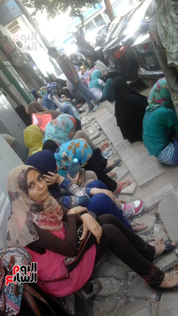 وقفة لطلاب وطالبات الإعدادية للمطالبة بدخول مدارس الثانوية للتمريض بالقاهرة (2)