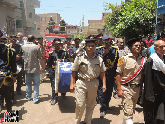 تشييع جثمان أمين شرطة بالدقهلية استشهد فى شمال سيناء (5)