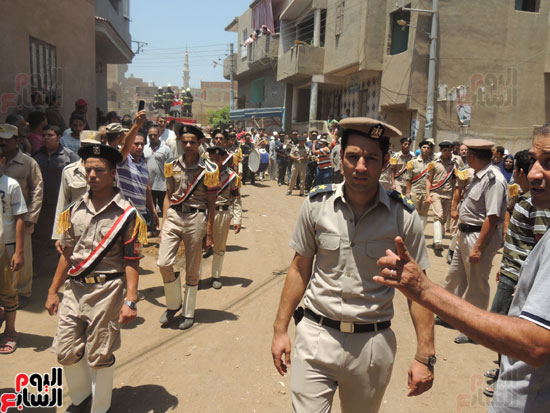 تشييع جثمان أمين شرطة بالدقهلية استشهد فى شمال سيناء (7)