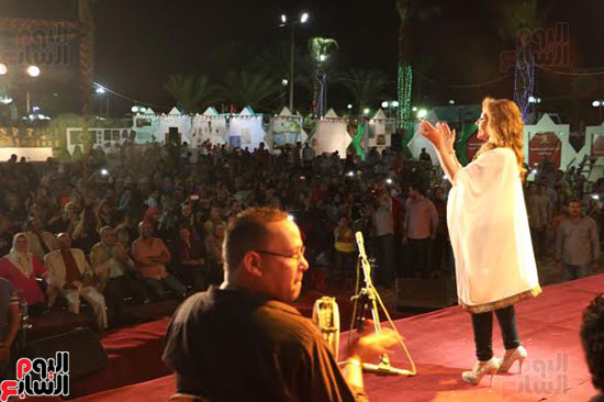نادية مصطفى تحيى ختام ليالى رمضان الثقافية بحديقة الفسطاط (1)