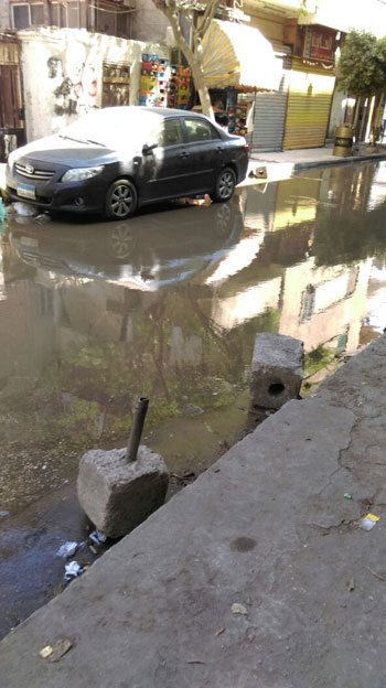 مياه الصرف الصحى تغرق شارع الأصبغ فى منطقة الزيتون (3)