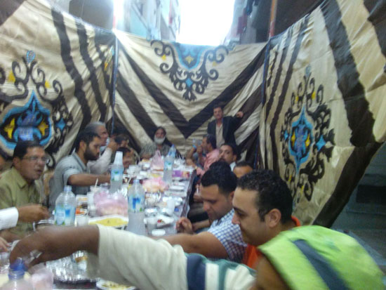 موجه تربية اجتماعية يقيم إفطارا جماعيا بكفر الشيخ (6)