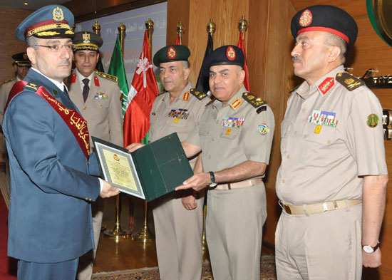 وزير الدفاع يشهد تخريج دفعة جديدة من أكاديمية ناصر العسكرية العليا (5)