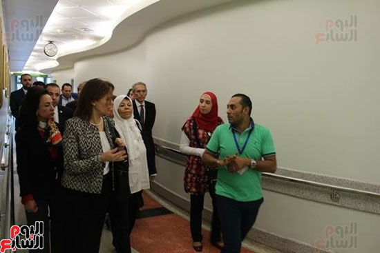 قيادات من أجل مصر تزور مستشفى 57357 (6)
