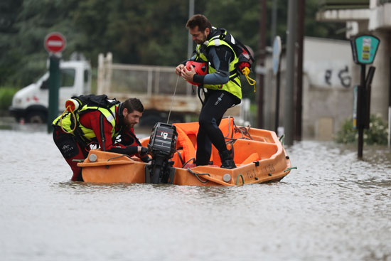 إجلاء الآلاف من محيط نهر ليون فى باريس بسبب الفيضانات (5)