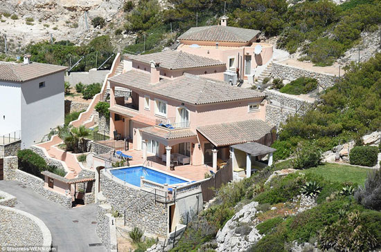 منزل براد بيت وأنجلينا جولى فى إسبانيا (1)