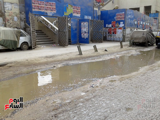 مياه الصرف الصحى تغرق شارع ترعة الزمر (3)