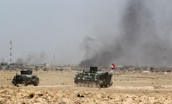 القوات العراقية تقترب من تحرير الفلوجة وتدك معاقل داعش بالصقلاوية (2)