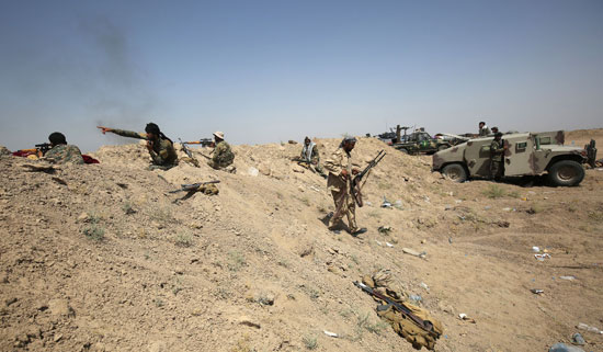 القوات العراقية تقترب من تحرير الفلوجة وتدك معاقل داعش بالصقلاوية (7)