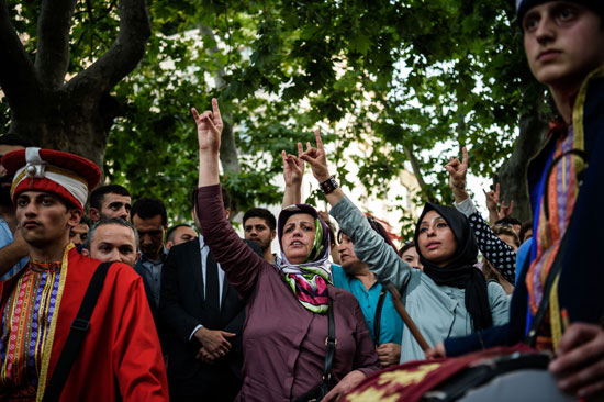احتجاجات أمام قنصلية ألمانيا فى إسطنبول ضد الاعتراف بإبادة الأرمن (7)